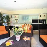 板岩采石场拉格朗日度假公寓式酒店 4* 圣拉里苏朗