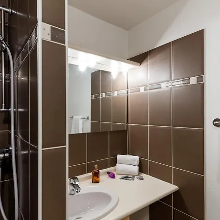 Lagrange L'ardoisiere Апарт-отель Сен-Лари-Сулан